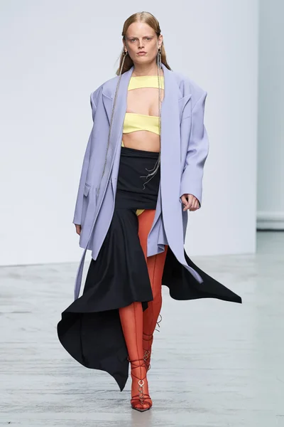 Look 12